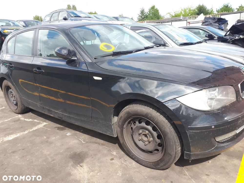 BMW 1 E87 07-11 LIFT KLAPKA WLEWU PALIWA 668/9 SCHWARZ 2 - 2