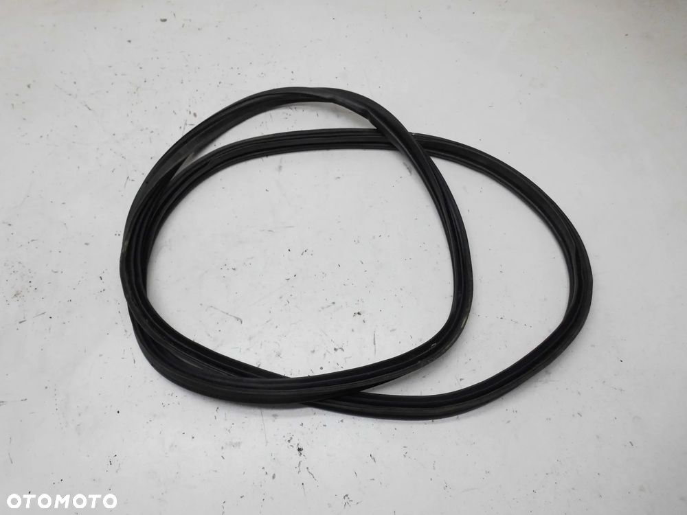 USZCZELKA KLAPY TYLNEJ BAGAŻNIKA HYUNDAI I30 I LIFT HATCHBACK 2007-2012r. ORYGINAŁ - 2