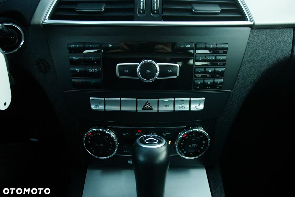 Mercedes-Benz Klasa C 200 (BlueEFFICIENCY) 7G-TRONIC Avantgarde - 28