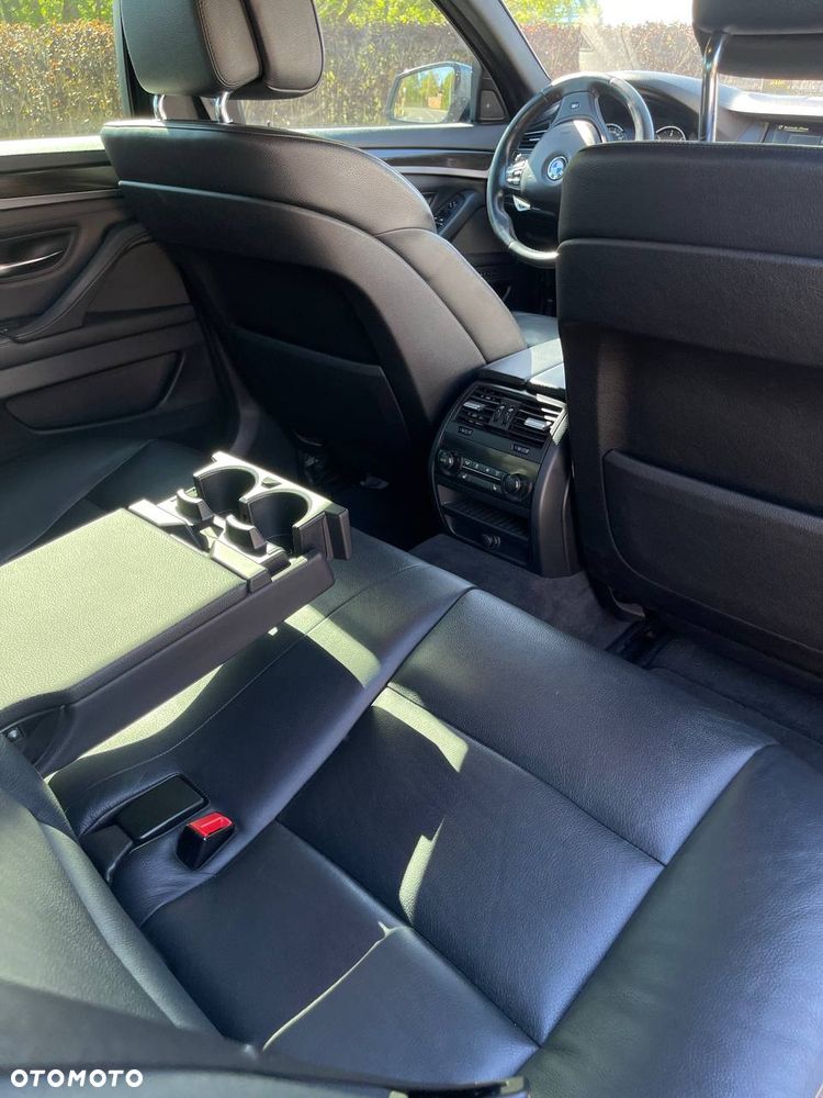 BMW Seria 5 525d xDrive - 6