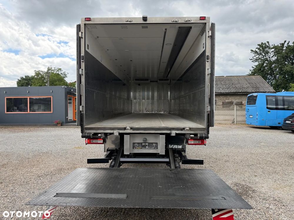 Volvo FM 370 / 6x2 / Chłodnia / Winda / - 22