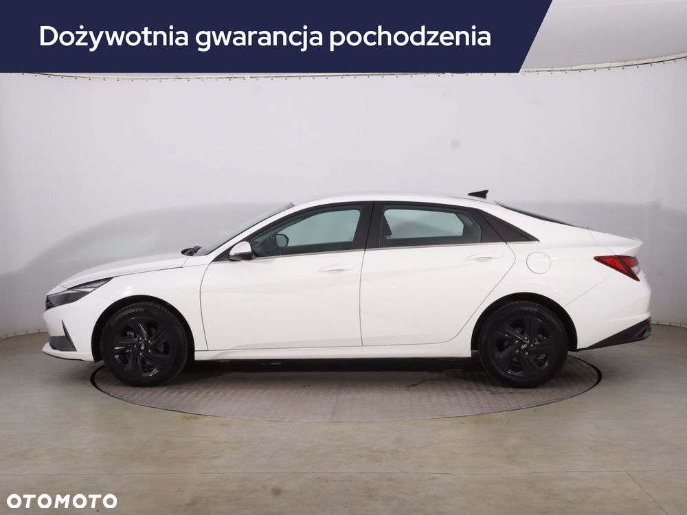 Hyundai Elantra - 4