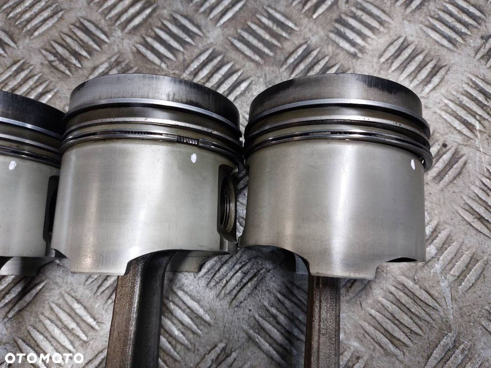 TŁOK + KORBOWÓD KOMPLET TOYOTA COROLLA E11 LIFT 1.9 D - 6