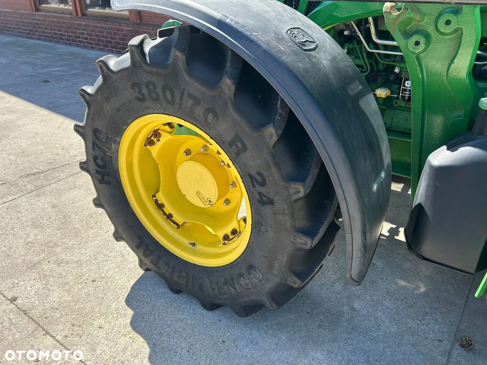 John Deere 5085M - 12
