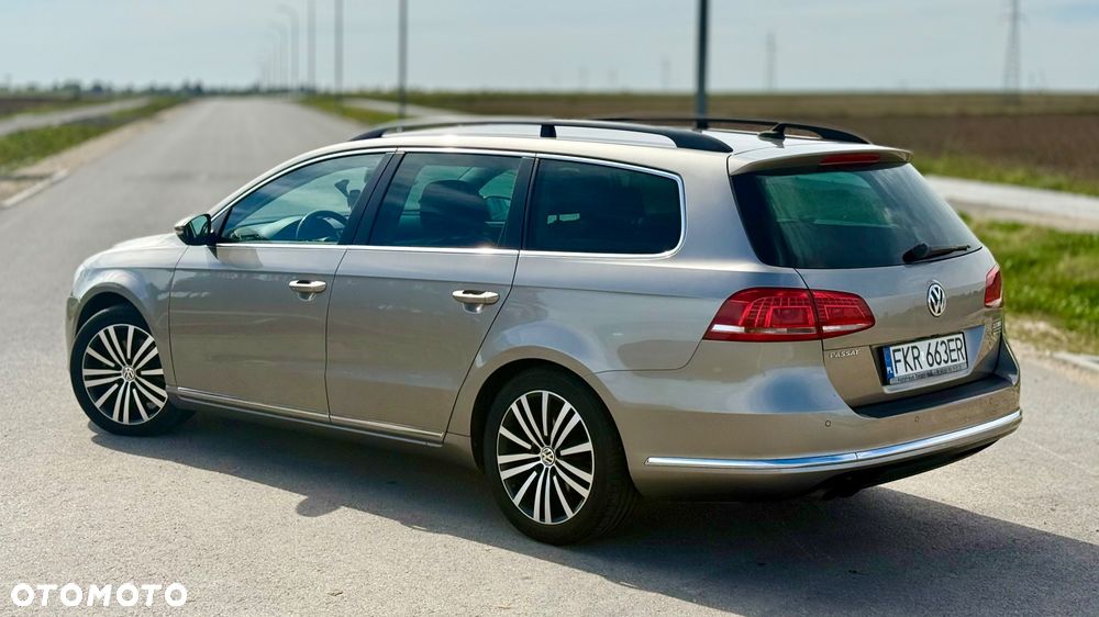 Volkswagen Passat 2.0 TDI Highline DSG - 8