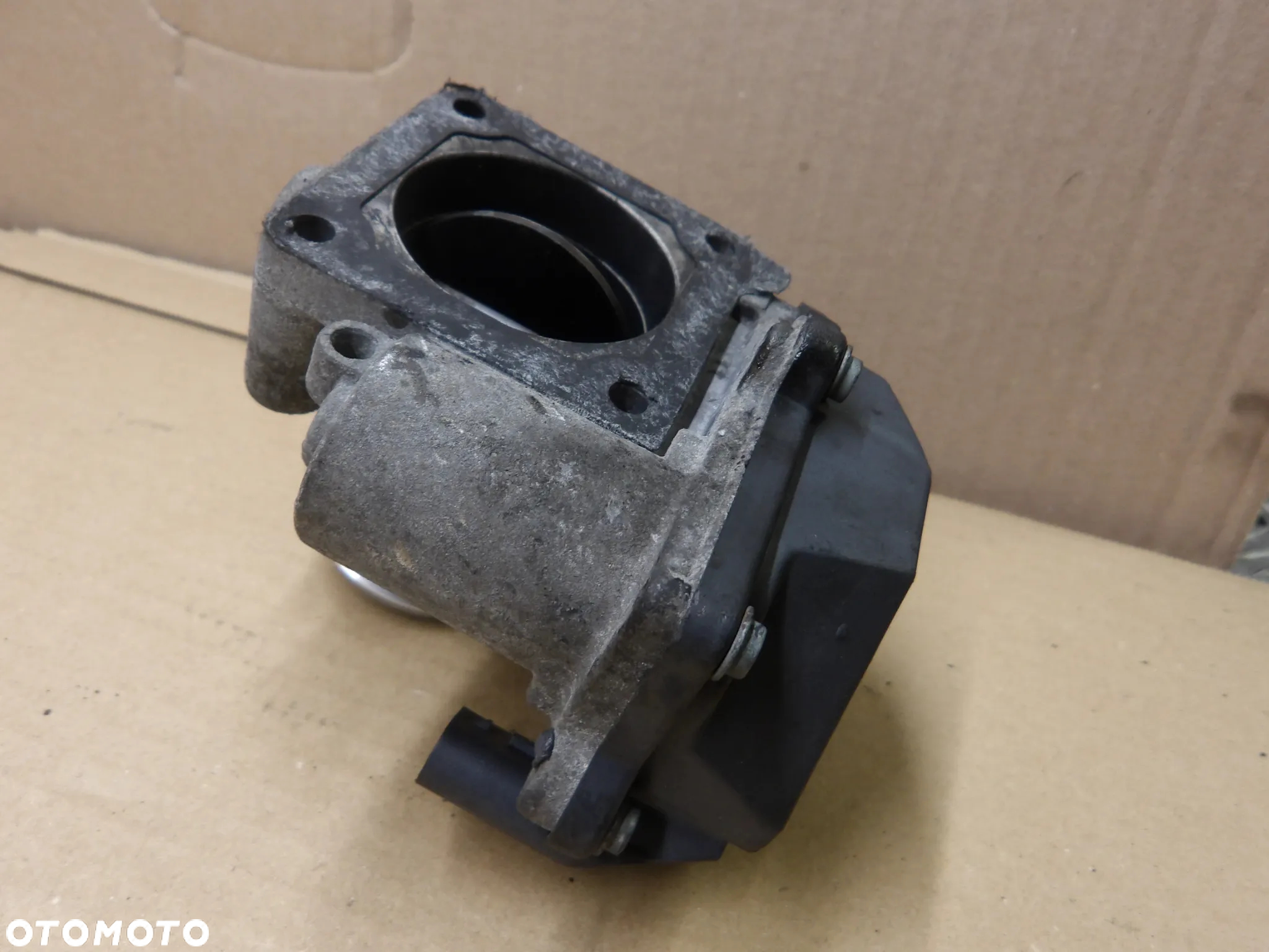 KIA VENGA 5D 09-14 1.4 CRDI PRZEPUSTNICA 35100-2A900 - 3