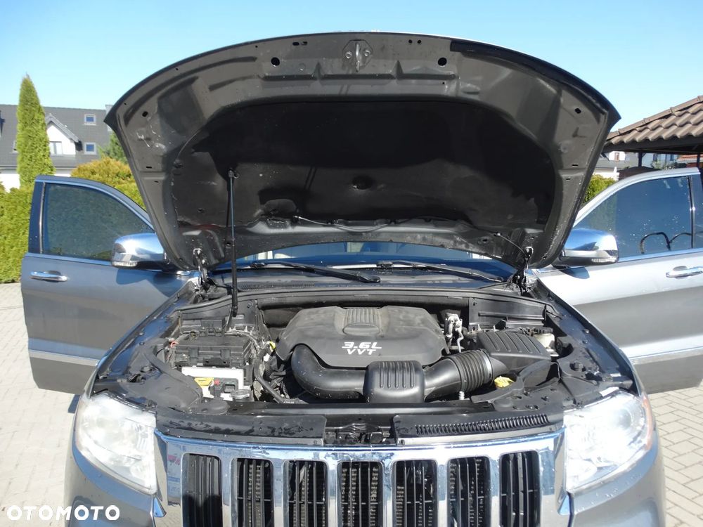 Jeep Grand Cherokee - 25