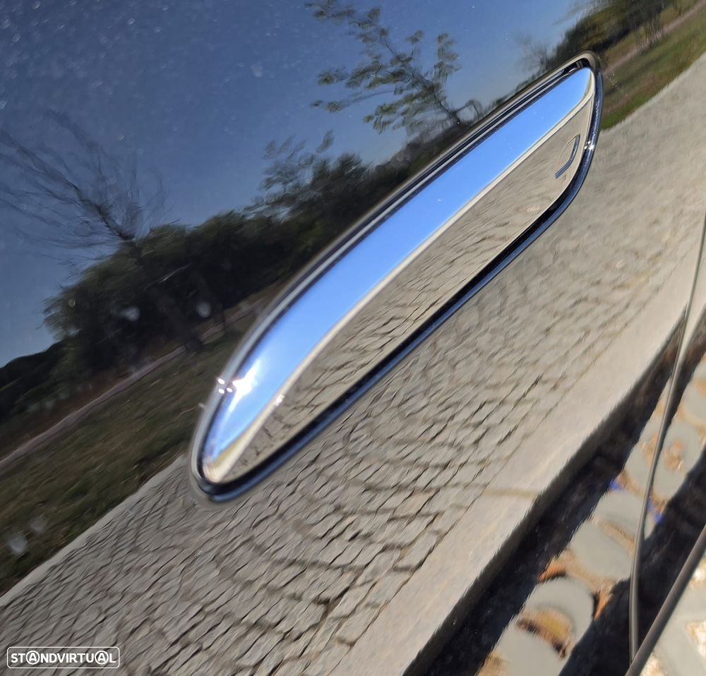 Mercedes-Benz E 300 e Avantgarde - 21