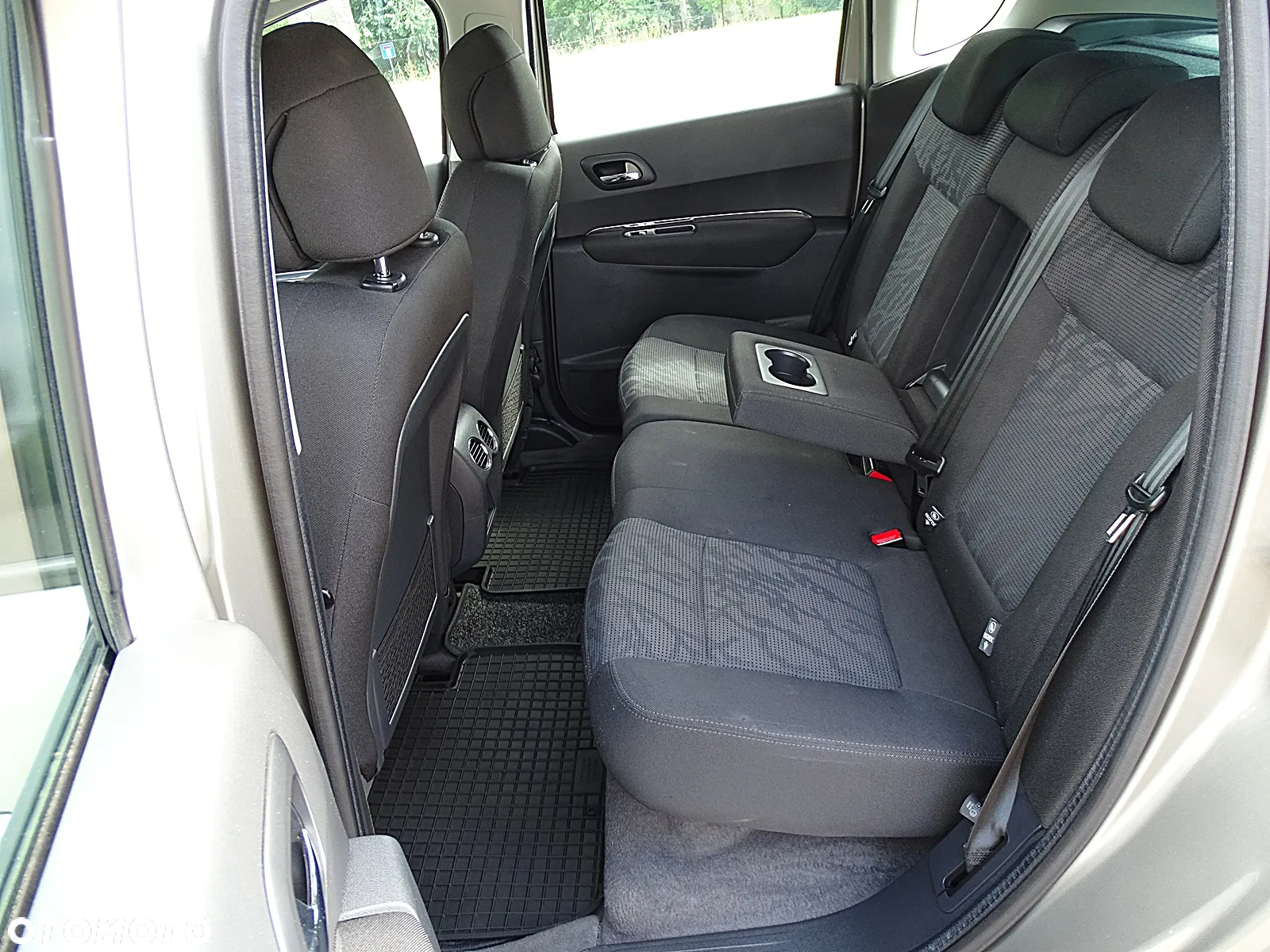 Peugeot 3008 1.6 Premium+ - 8