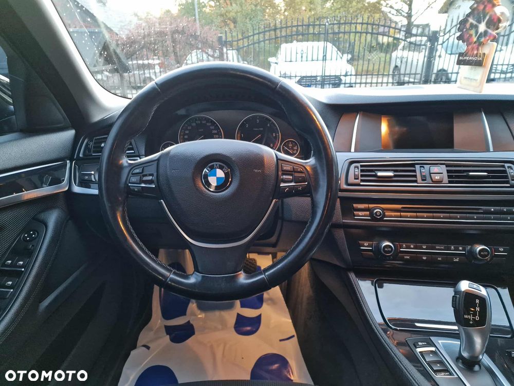 BMW Seria 5 518d - 15