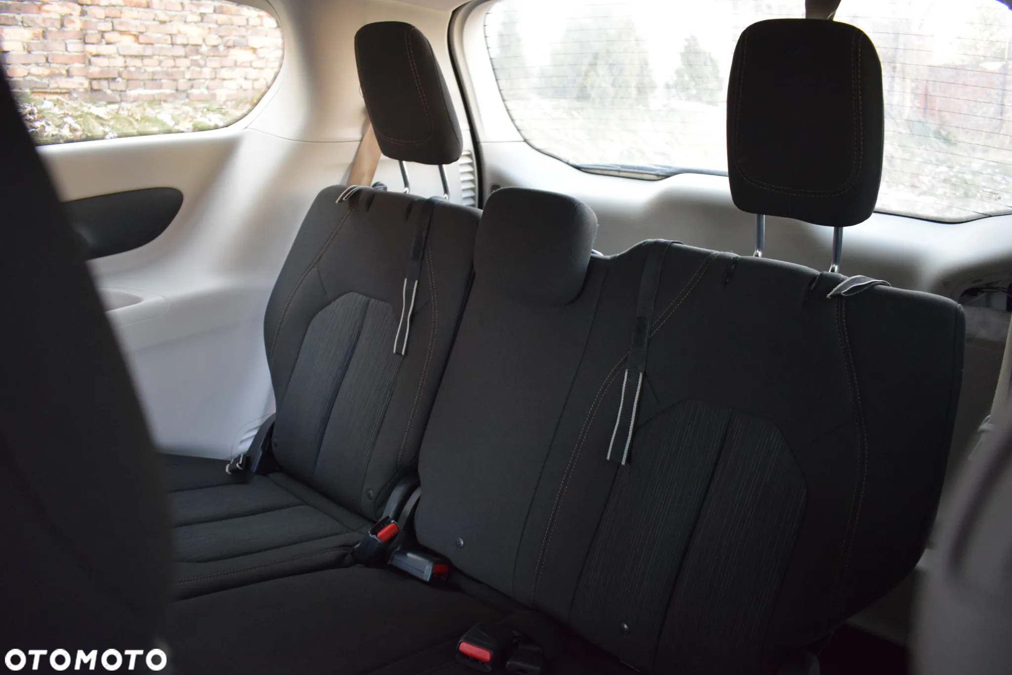 Chrysler Pacifica - 17