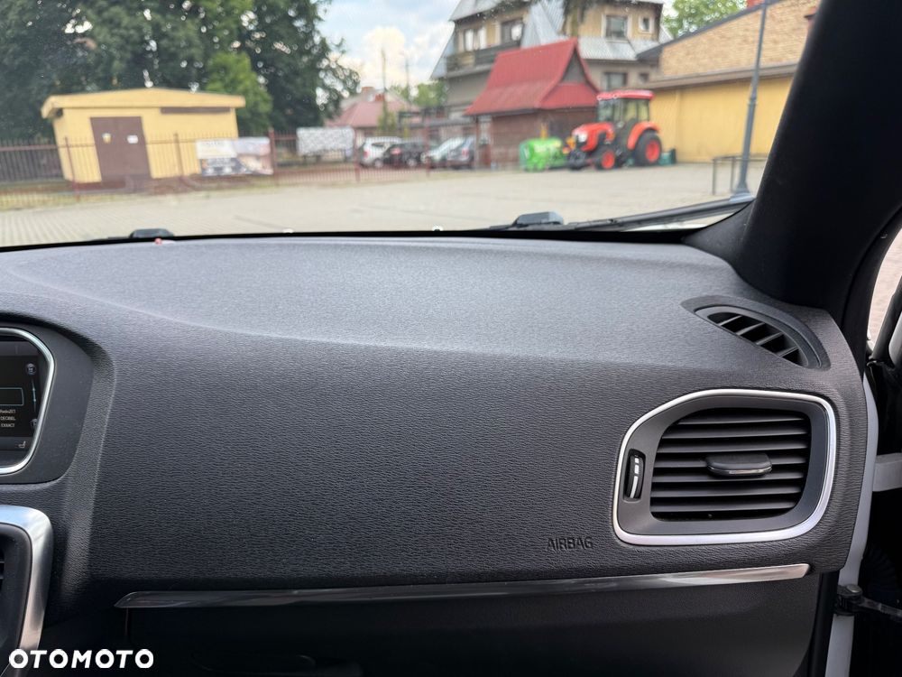 Volvo V40 D2 R-Design Summum - 24