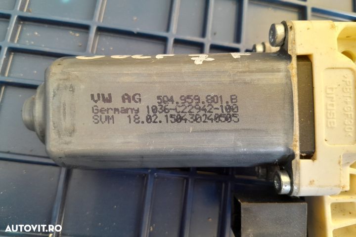 Motoras macara geam fata stanga 5Q4959801B Volkswagen VW Golf 7 [2012 - 1