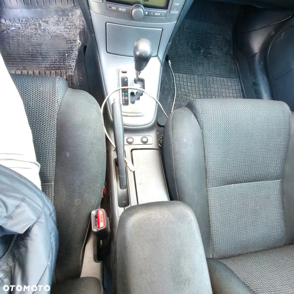 Toyota Avensis 2.0 VVT-i Automatik Sol - 10