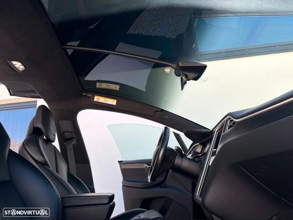 Tesla Model X P100D - 27