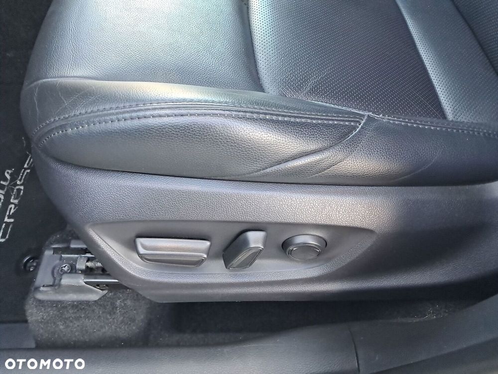 Toyota Corolla Cross 2.0 Hybrid Premiere Edition AWD - 26