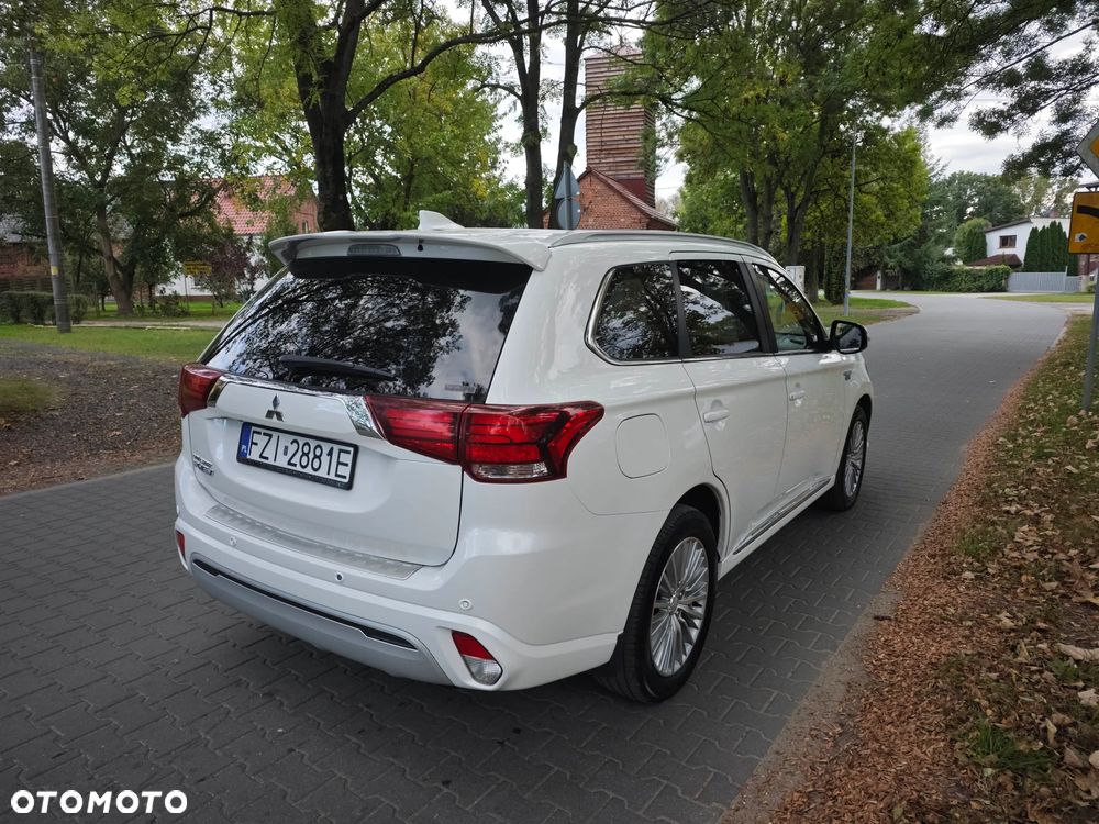 Mitsubishi Outlander 2.4 4WD Plug-In Hybrid Diamant+ - 6