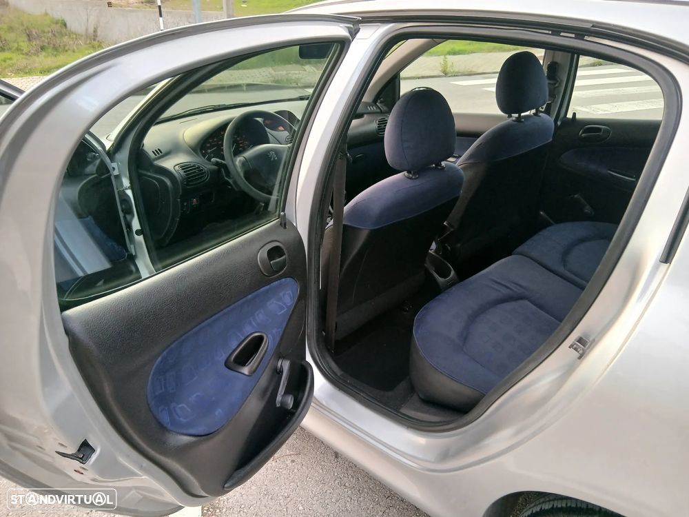 Peugeot 206 - 11