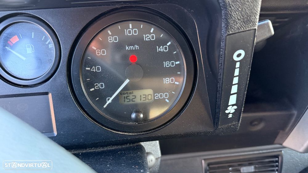 Land Rover Defender 90 2.5 TD5 Metal Top - 22