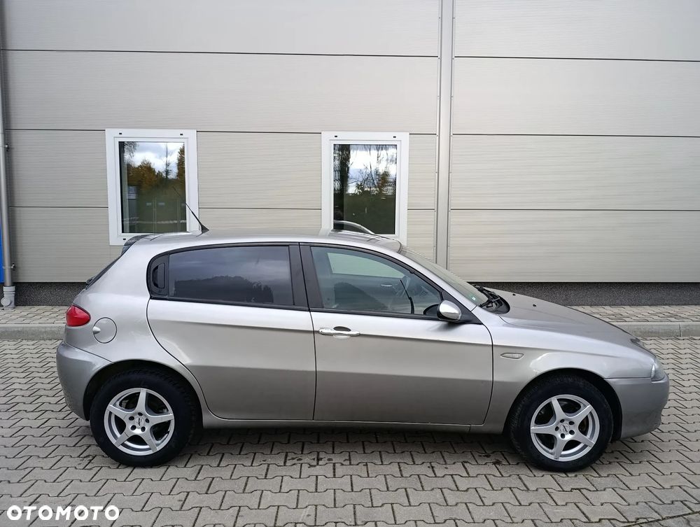 Alfa Romeo 147 1.6 ECO Sportiva - 6