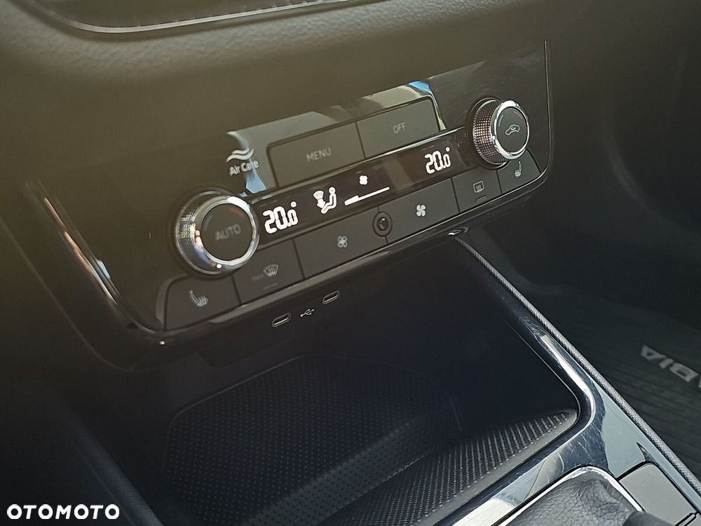 Skoda Fabia 1.0 TSI Selection - 24