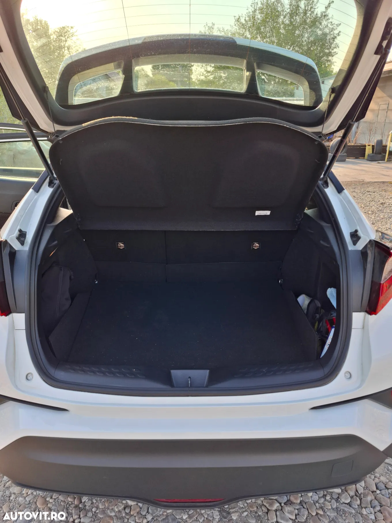 Toyota C-HR 1.8 HSD 122 CP 4x2 CVT C-enter - 12