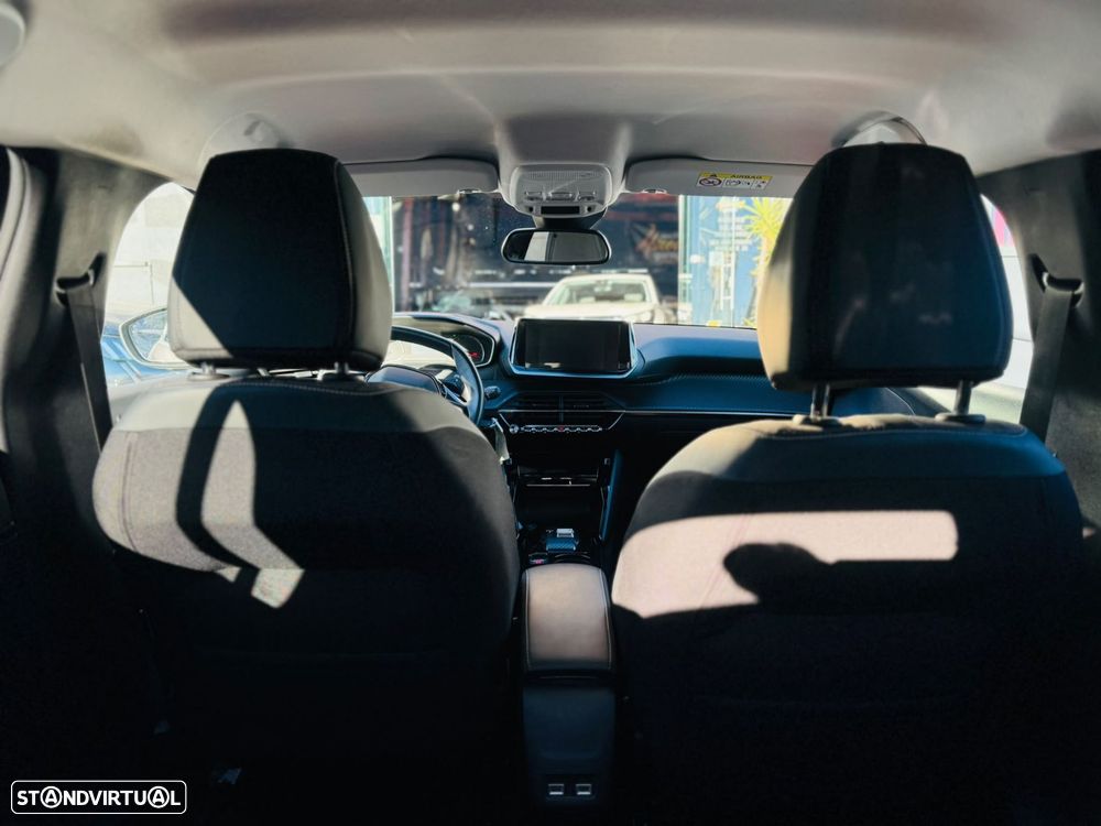 Peugeot 208 1.2 PureTech Allure EAT8 - 36