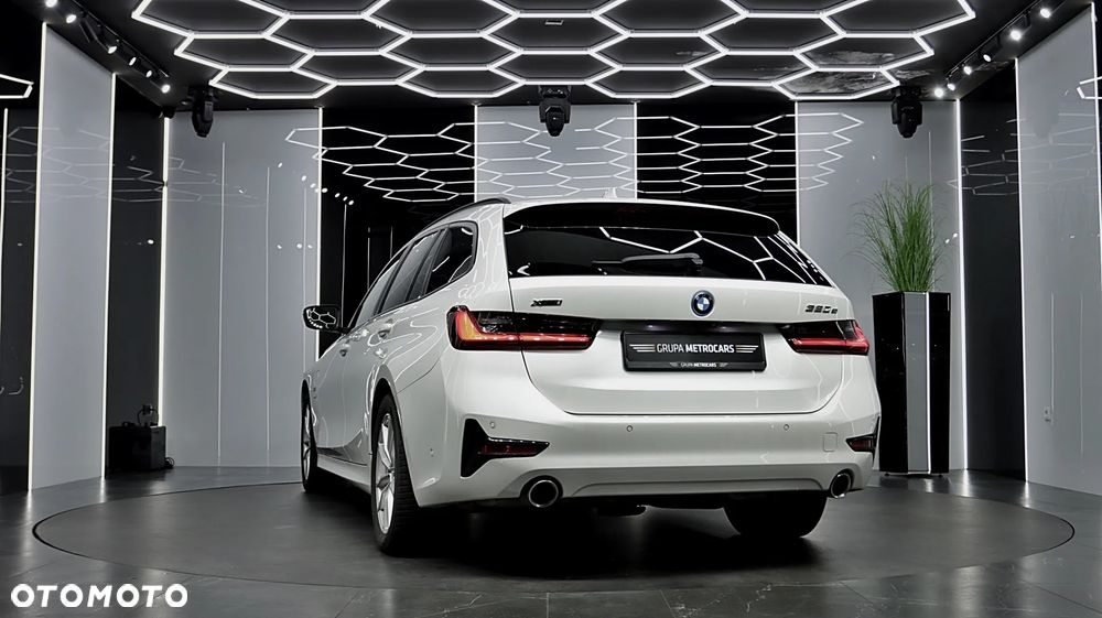BMW Seria 3 320e PHEV M Sport - 9