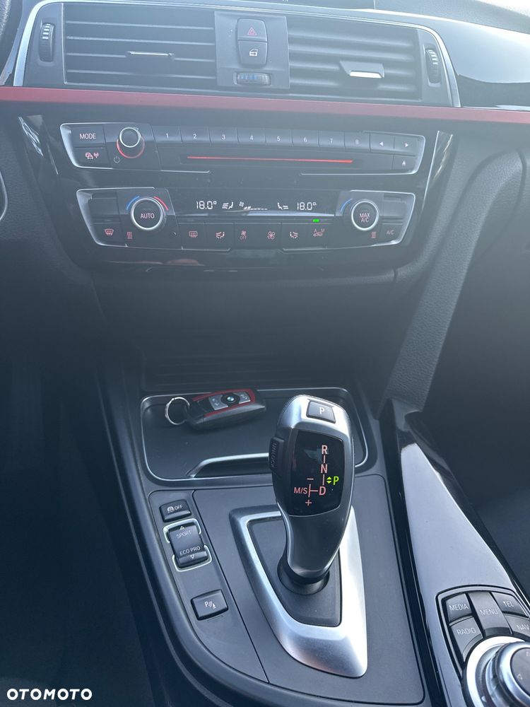 BMW Seria 3 318i Sport Line - 21