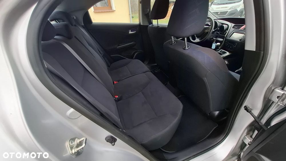 Honda Civic 1.6 i-DTEC Lifestyle Black Edition - 22