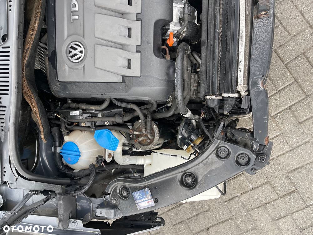 Volkswagen Touran 2.0 TDI DPF DSG MATCH - 24