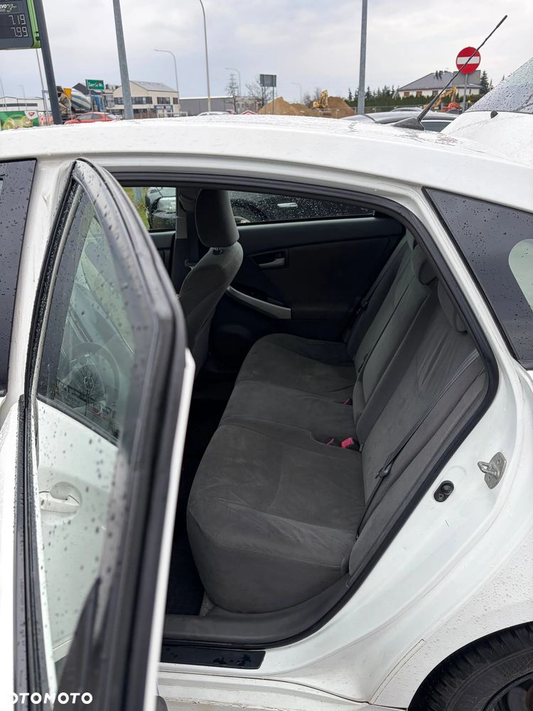 Toyota Prius 1.8 HSD Sol - 23