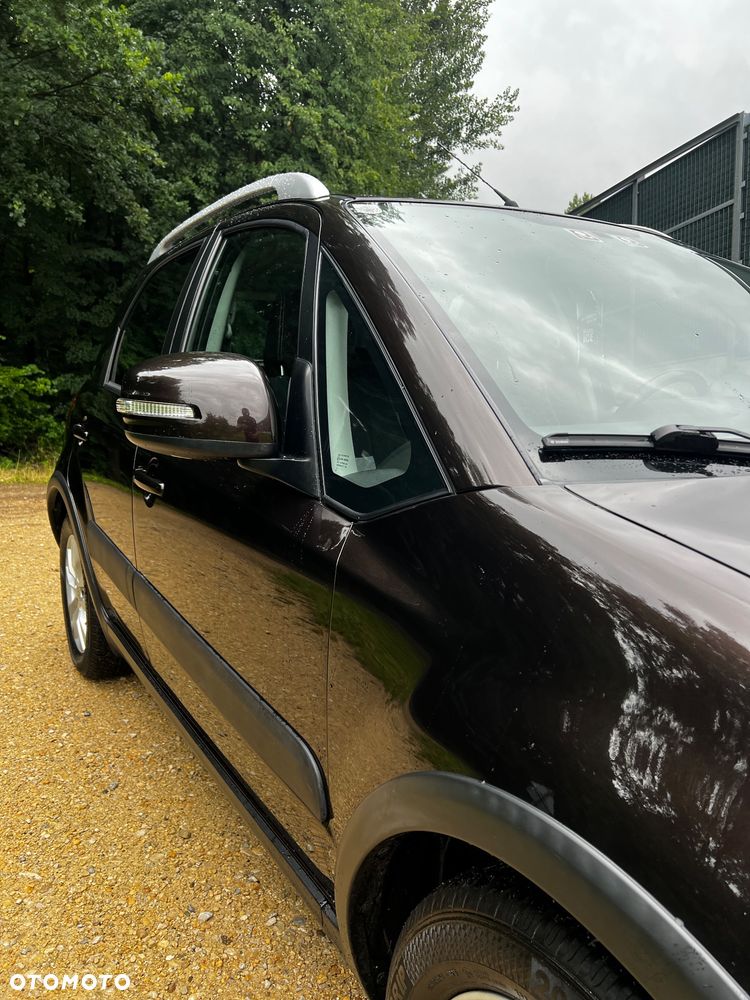 Suzuki SX4 1.6 Comfort Plus - 15