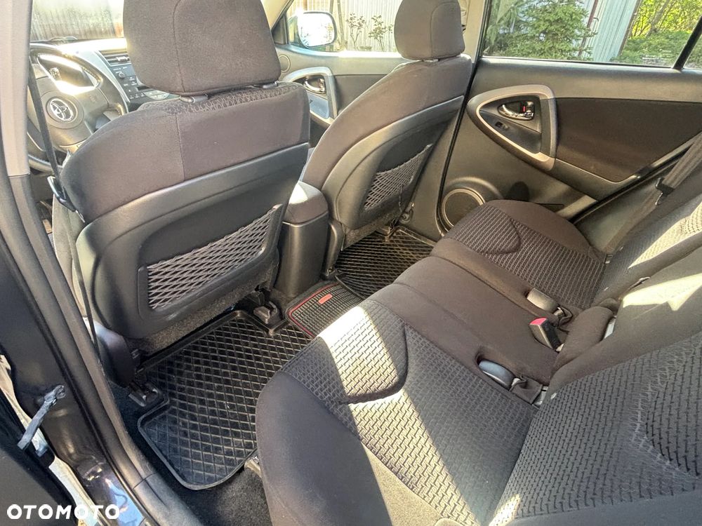 Toyota RAV4 2.2 D-4D Sol - 10
