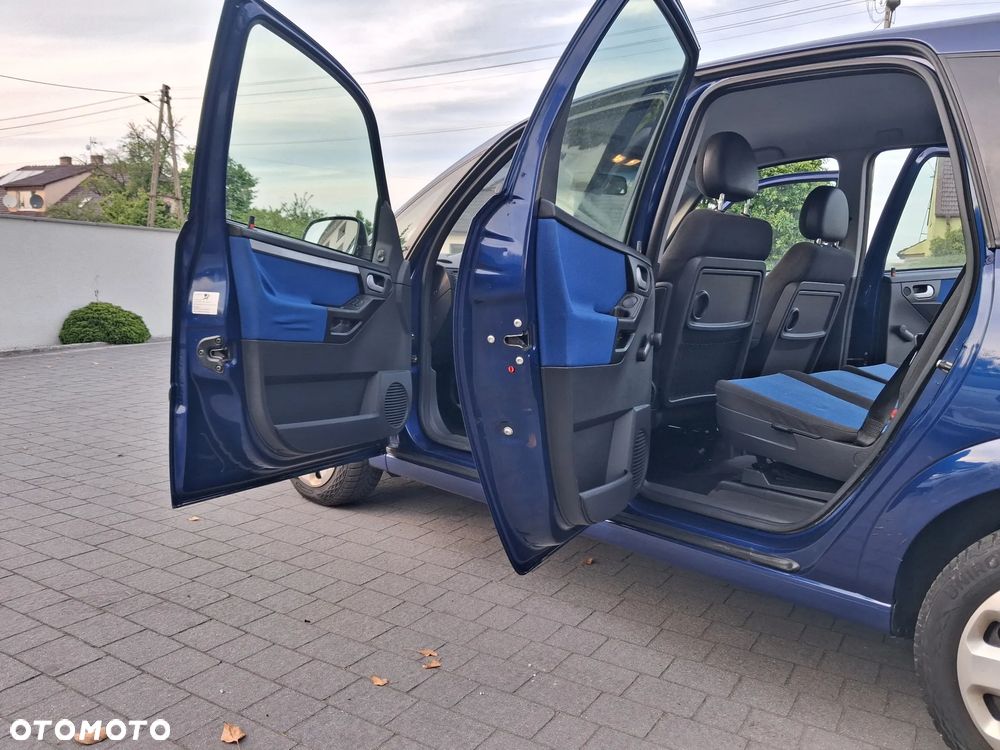Opel Meriva 1.6 16V (Essentia) - 13