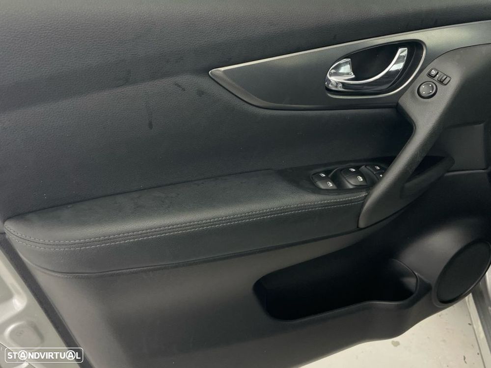 Nissan Qashqai 1.3 DIG-T N-Connecta - 17