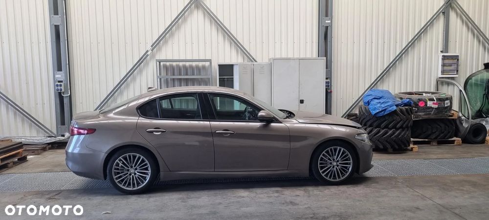 Alfa Romeo Giulia 2.2 D Turbo Super - 2