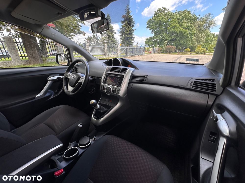 Toyota Verso 2.0 D-4D Executive - 25