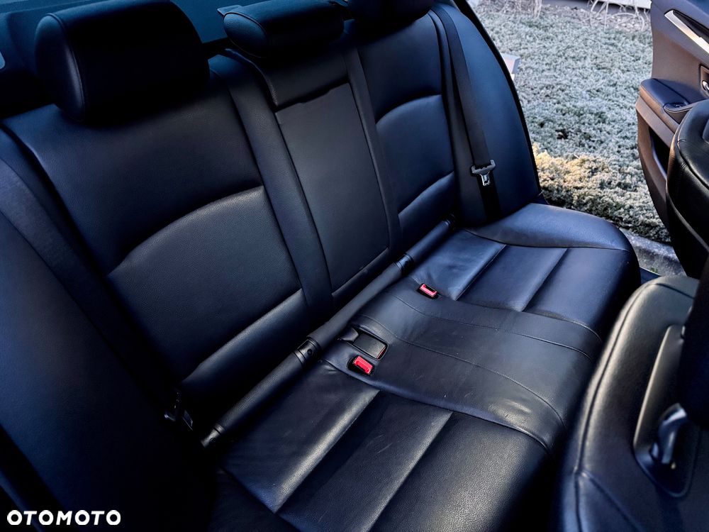 BMW Seria 5 535i xDrive - 17