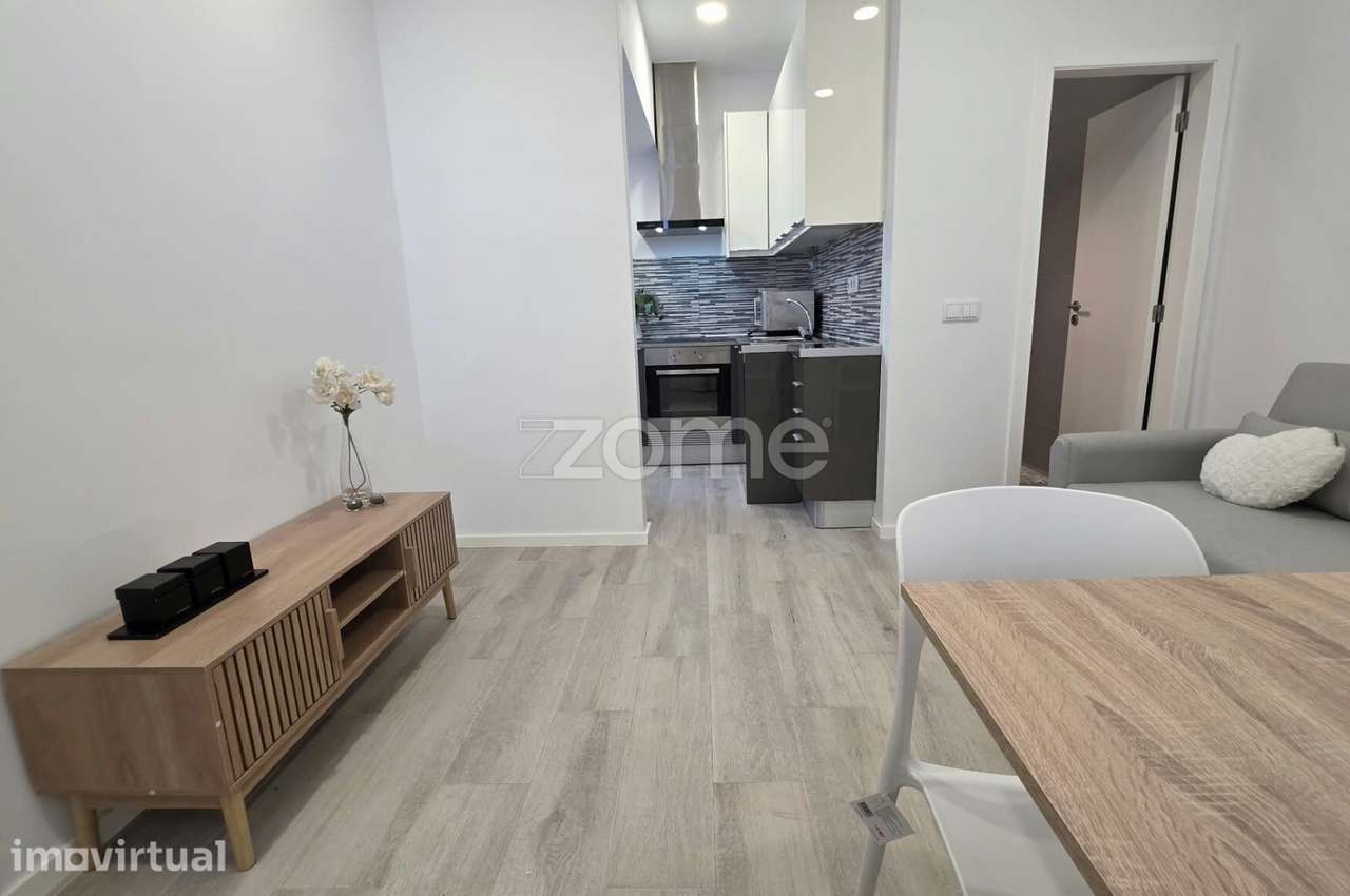 T1 Mobilado e Equipado | Totalmente Remodelado | Alto da Ajuda - Grande imagem: 4/10