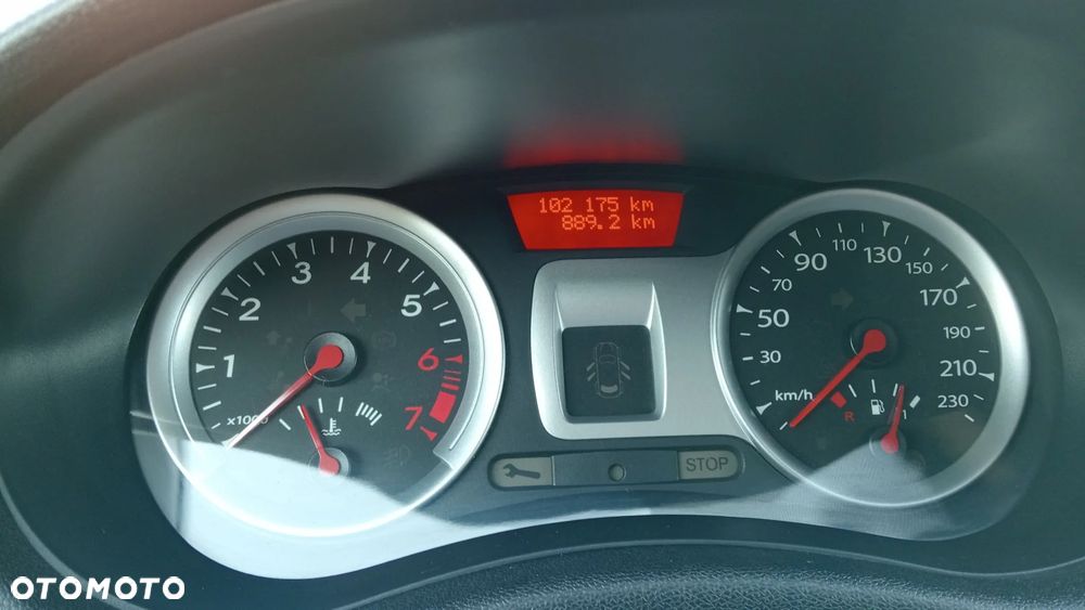 Renault Clio 1.2 16V Alize - 23