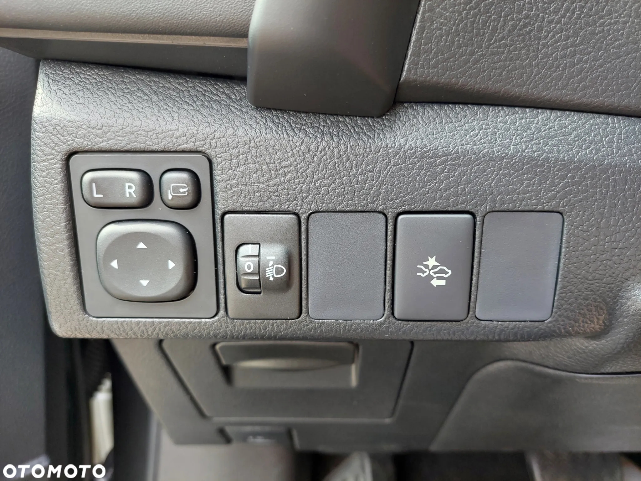 Toyota Auris Hybrid 135 Premium - 31