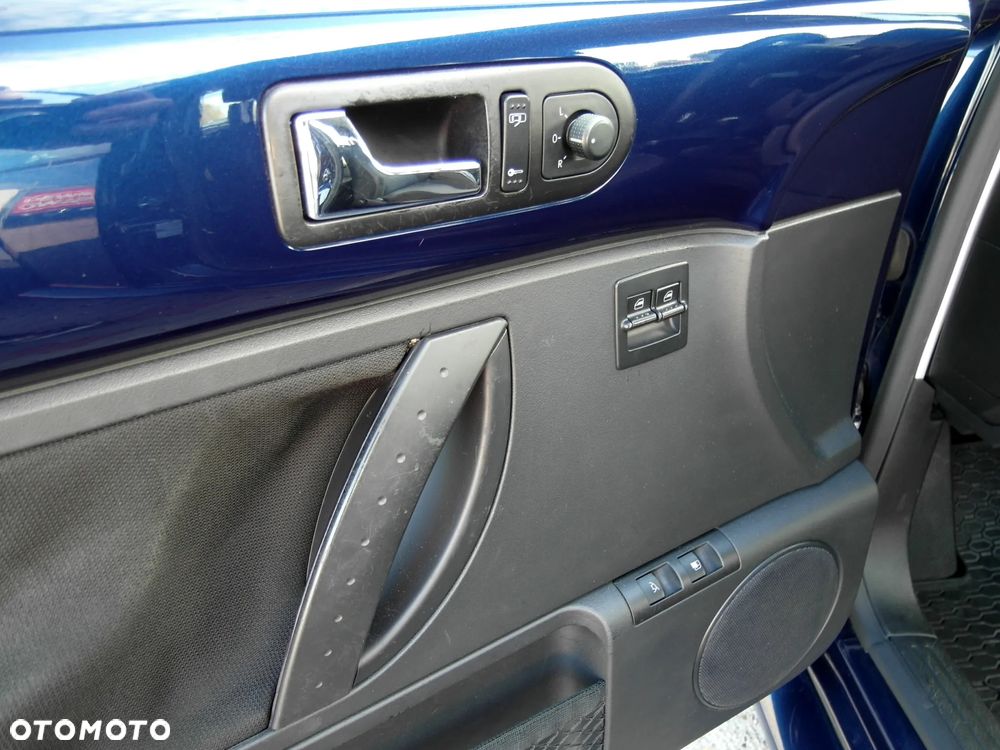 Volkswagen New Beetle - 22