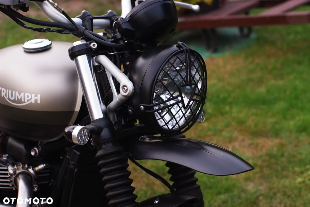 Triumph Street Scrambler - 16