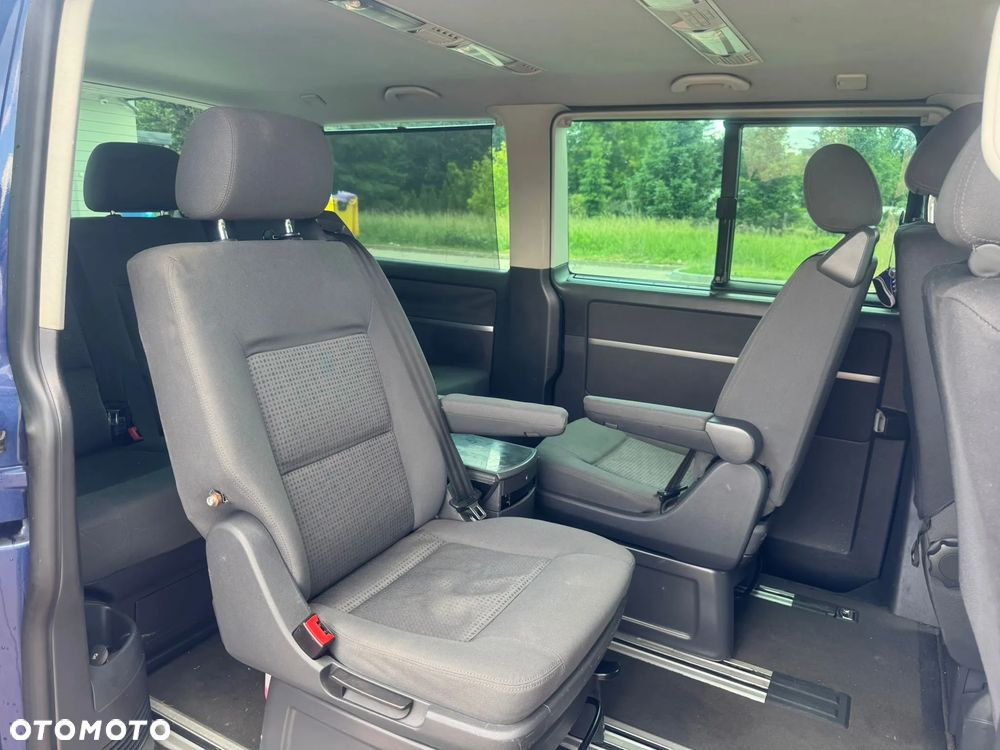 Volkswagen Multivan - 11