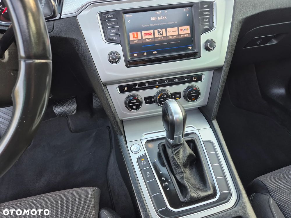 Volkswagen Passat - 27