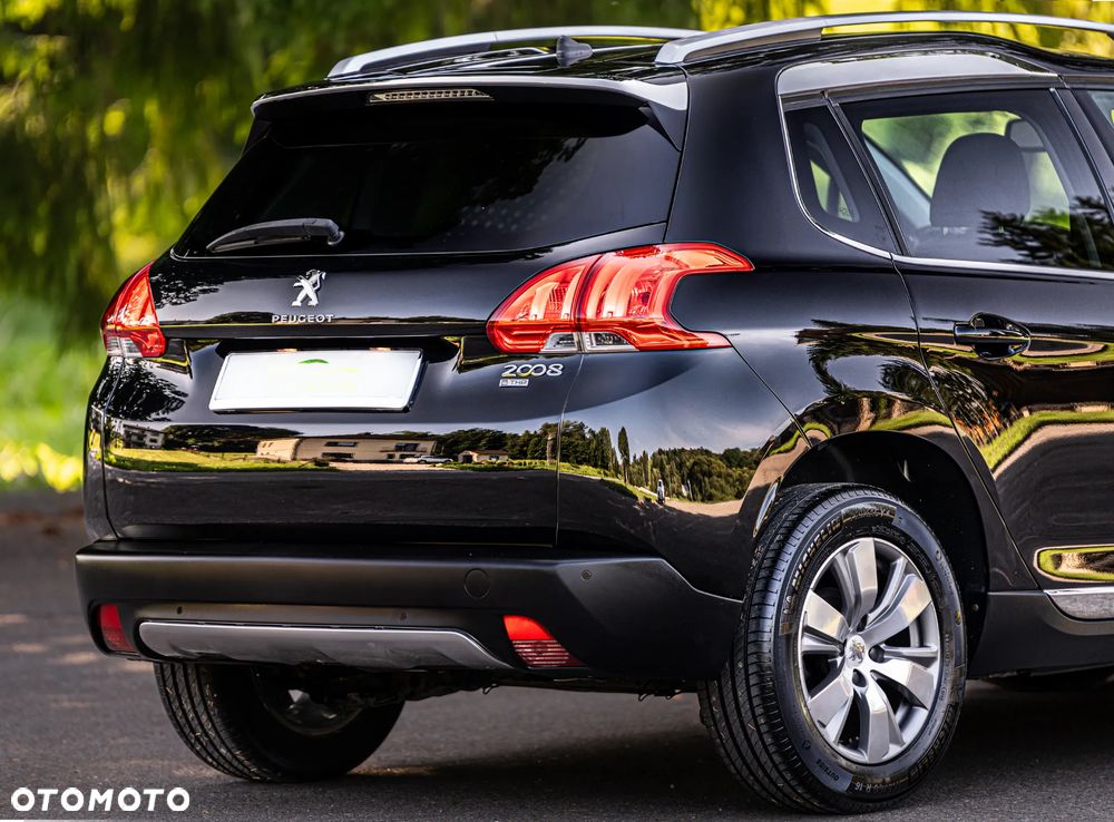 Peugeot 2008 1.2 Pure Tech Allure S&S - 25