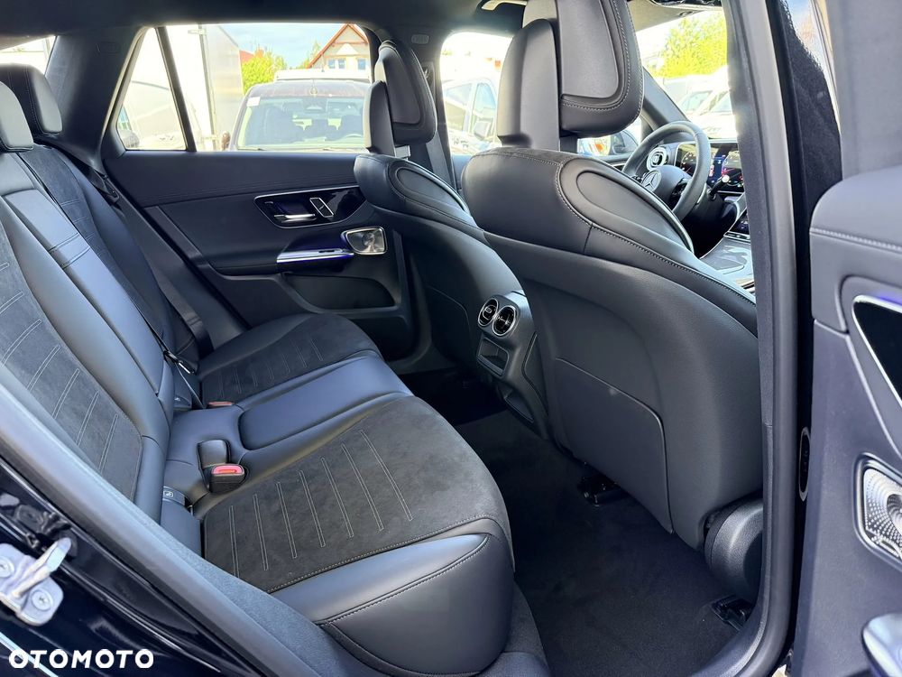 Mercedes-Benz GLC - 27