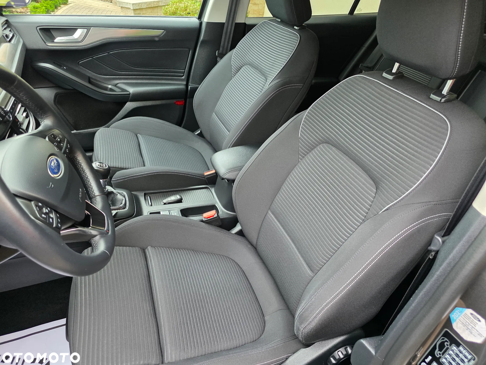 Ford Focus - 32