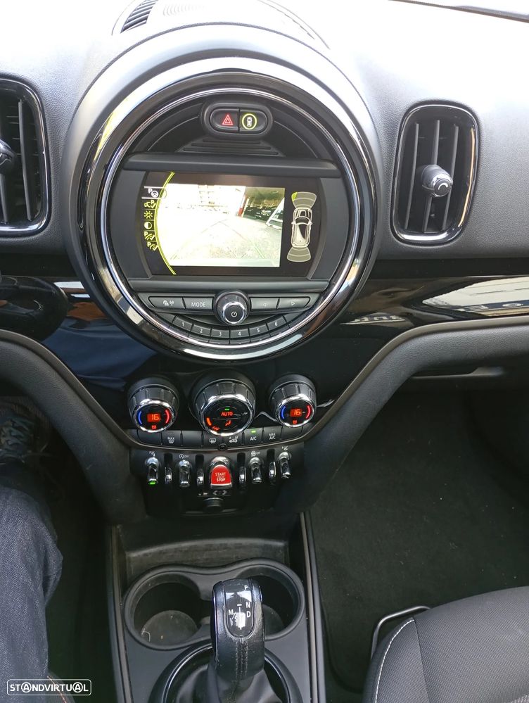 MINI 5 Portas Cooper Aut. 60 Years Chili - 9